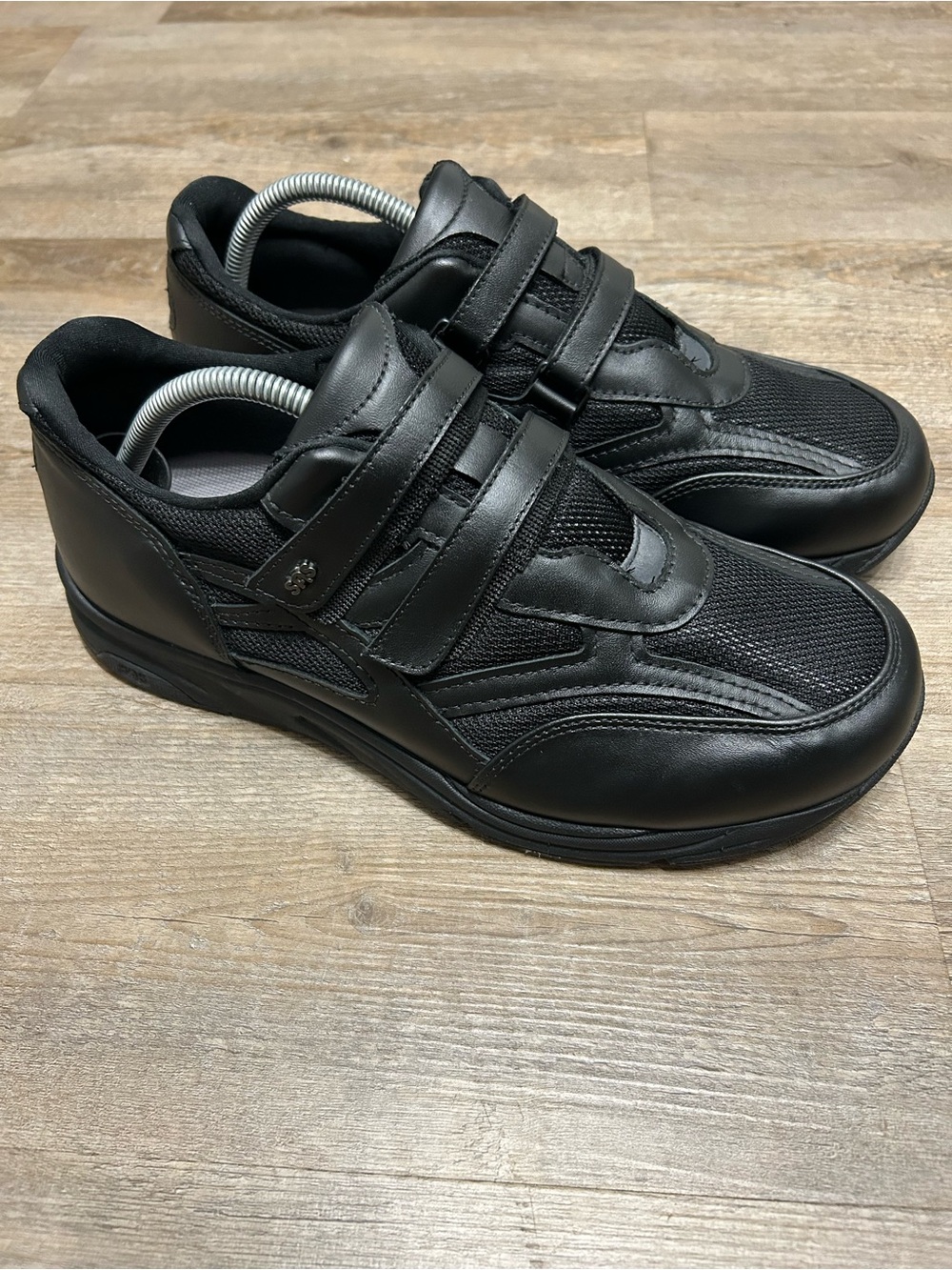 SAS TMV Women's Size 10.5 W3 Extra Wide Black Velcro Comfort Walking Sneakers